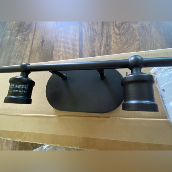 Meridian Bronze vanity light New In Box - Picture 11 of 13